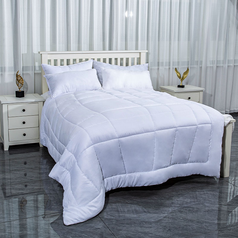 Quilted consolator HF2409-001