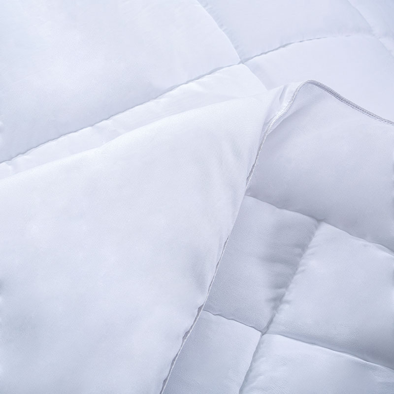 Quilted consolator HF2409-001